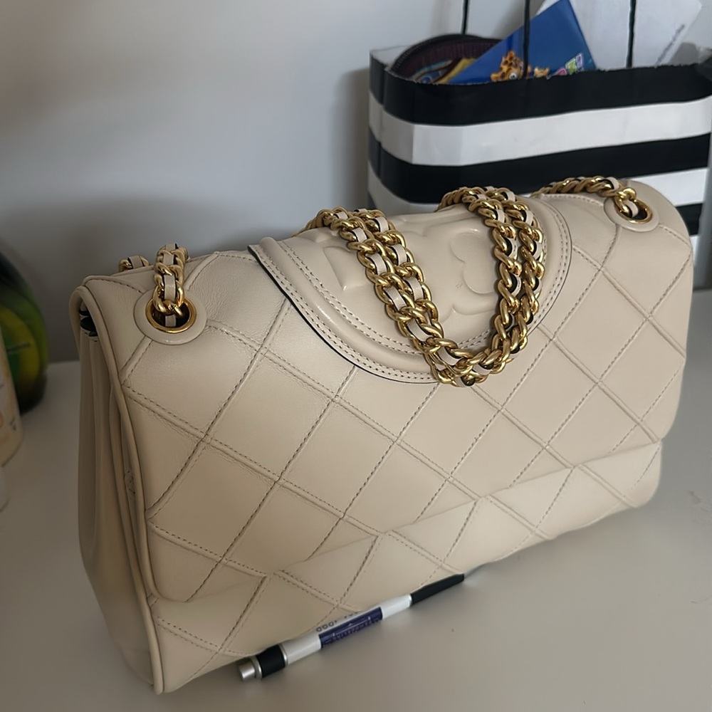 Medium Fleming soft convertible shoulder bag in n… - image 2